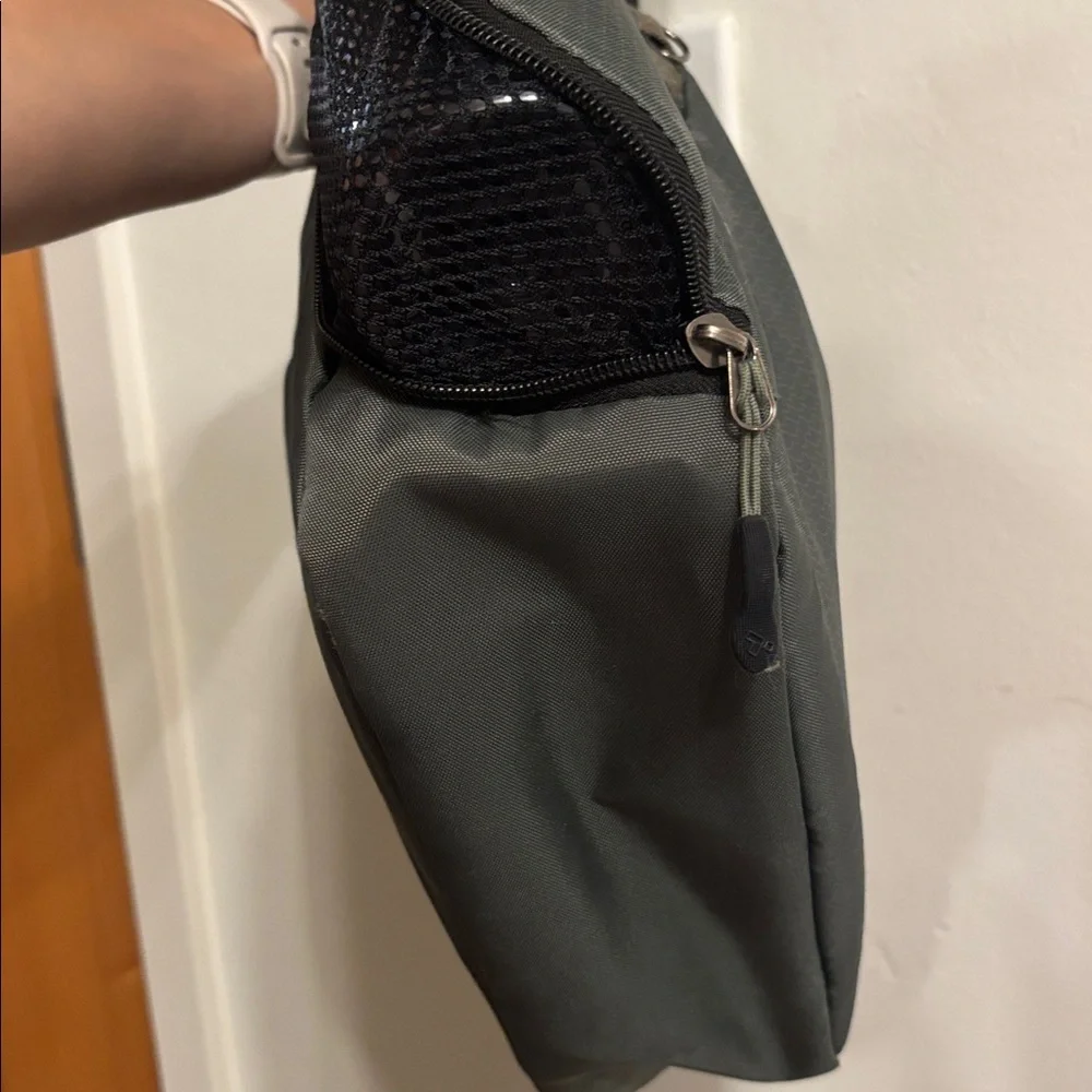 Travelon Anti Theft Active Large Crossbody Bag Charcoal - Picture 8 of 8